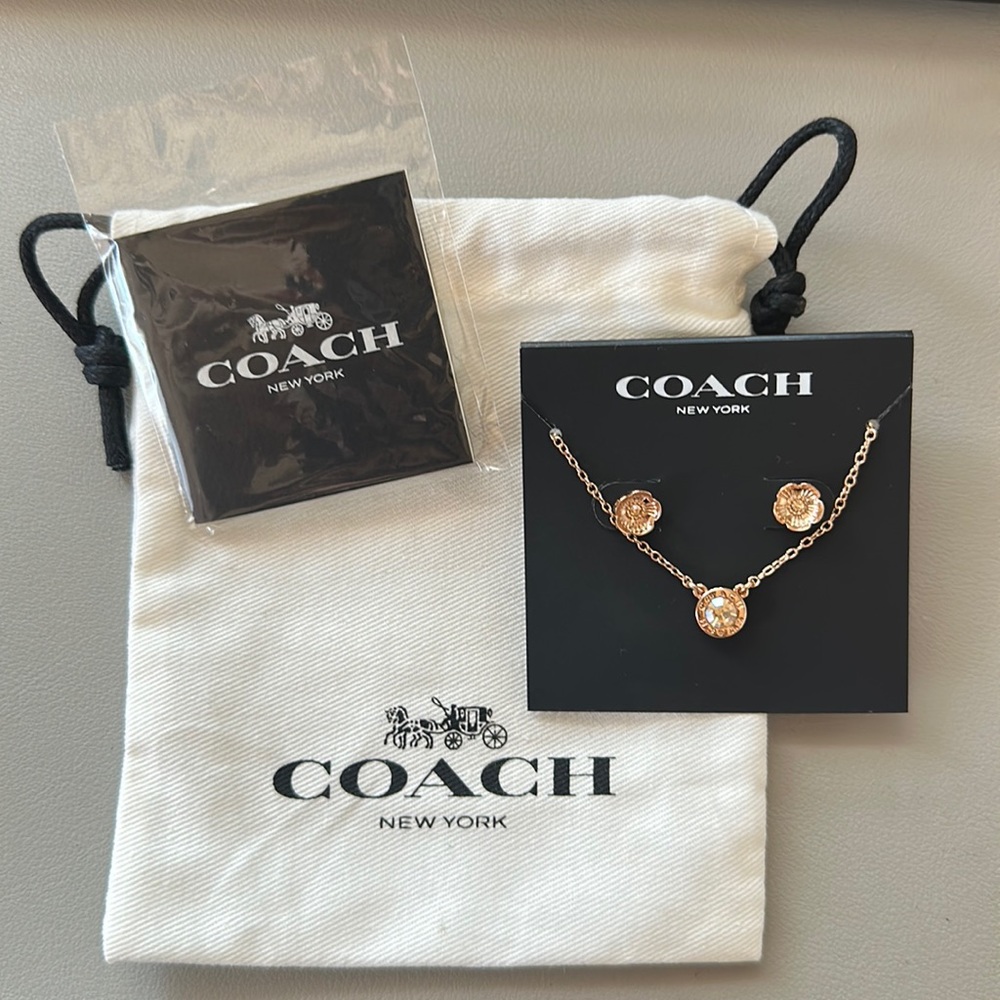 Beautiful rose gold coach necklace and earrings